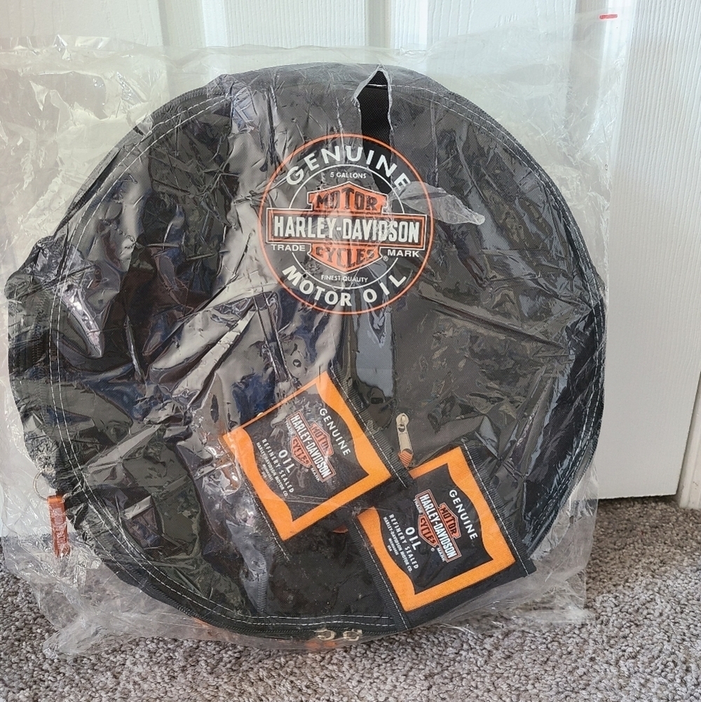 NWT Harley Davidson Motor Oil Can Cooler